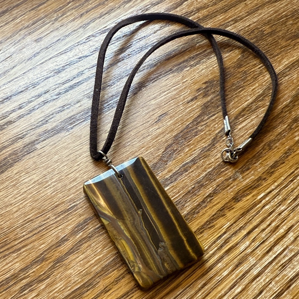 NECKLACE Tiger’s Eye crystal Gemstone Pendant Necklace